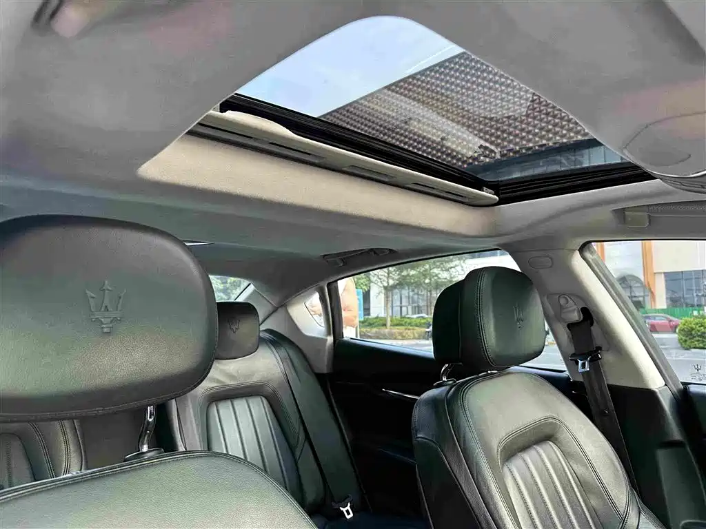 Maserati Quattroporte — миниатюра 22