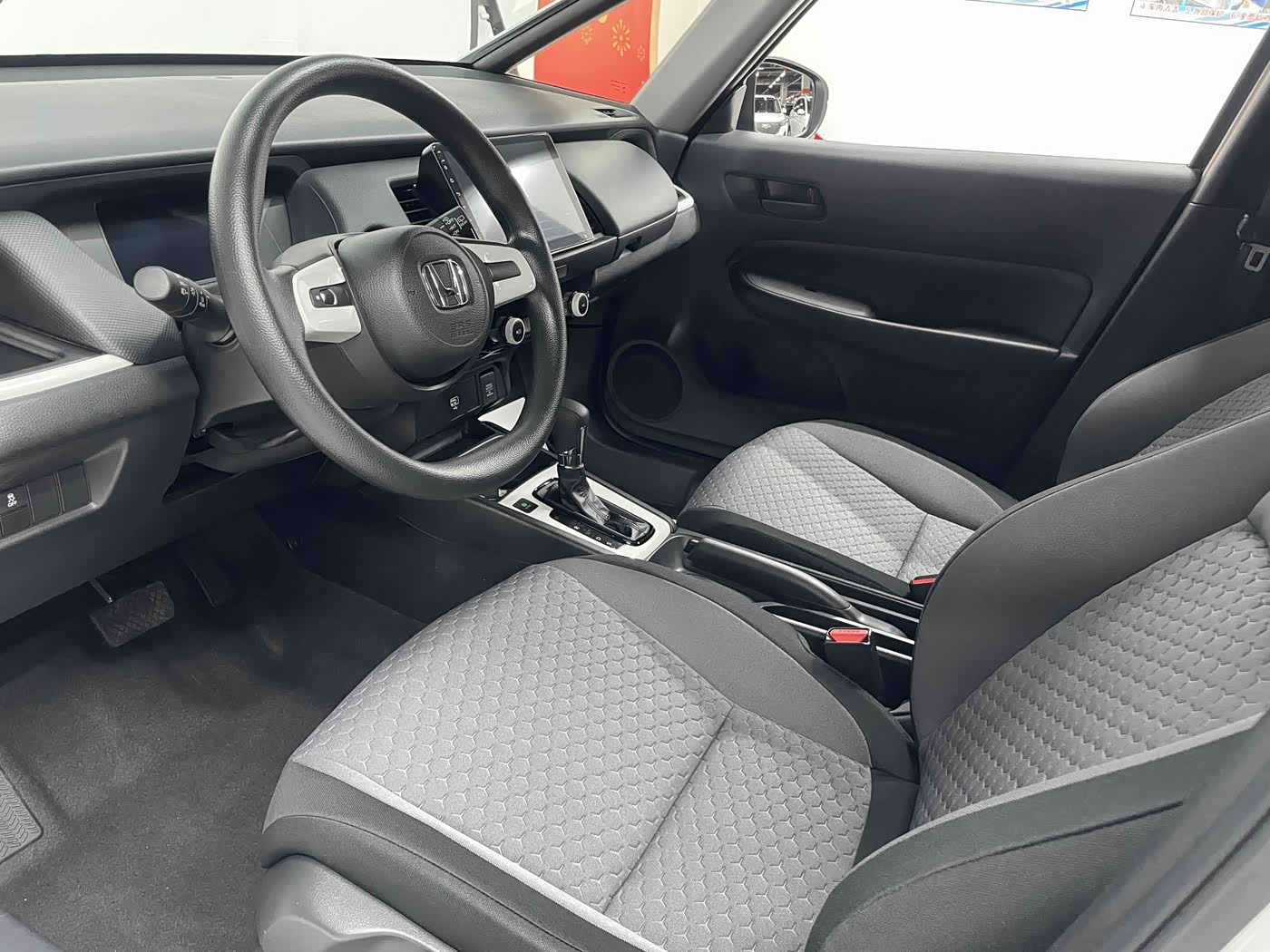Honda Fit 1.5 л 2023 г. Белый, пробег 22000 км