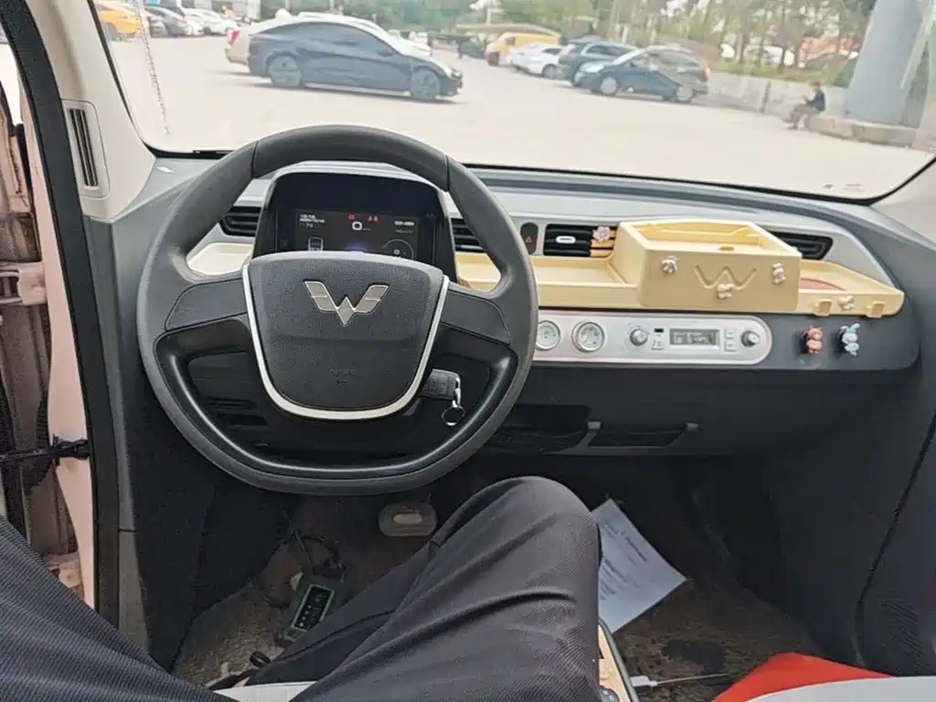Wuling MINIEV — миниатюра 10