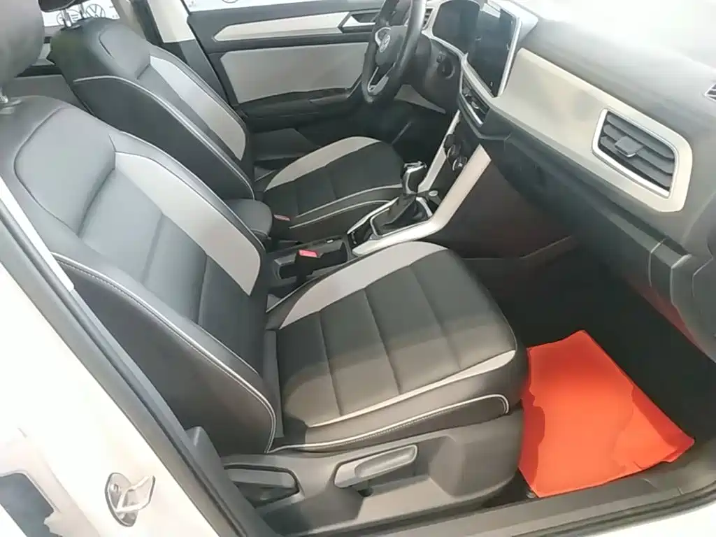 Volkswagen T-Roc — миниатюра 25
