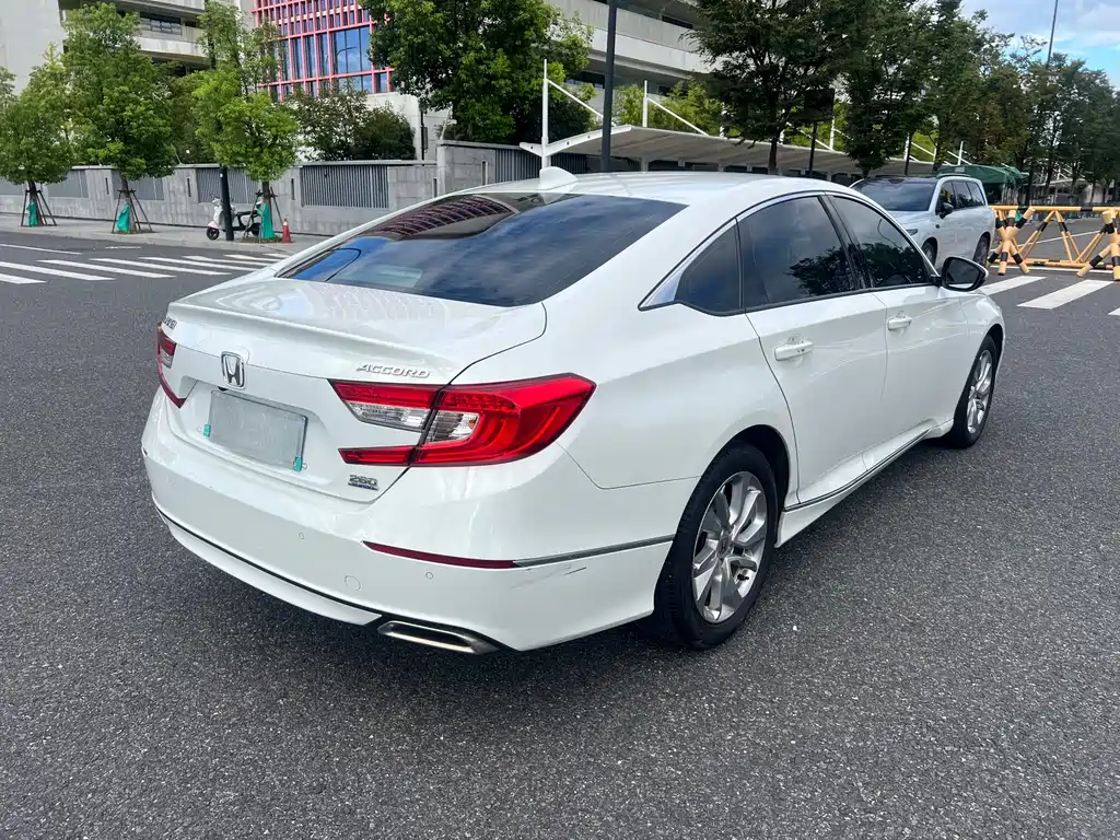 Honda Accord — миниатюра 7