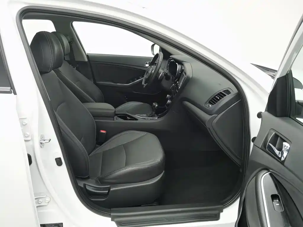 Kia K5 — миниатюра 23