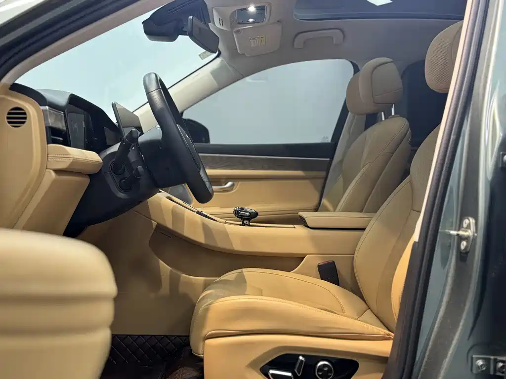 AITO ASK THE WORLD M5