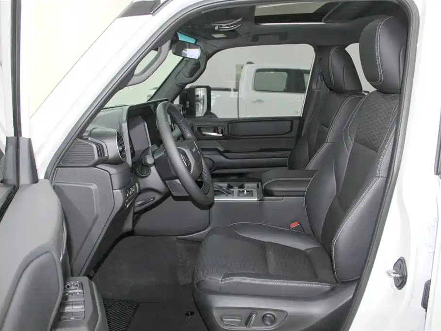 Toyota Land Cruiser Prado 2025 2.4T TX 5 мест