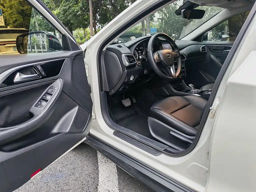 Infiniti QX30 — миниатюра 11