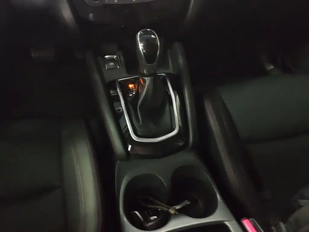 Nissan Qashqai — миниатюра 14