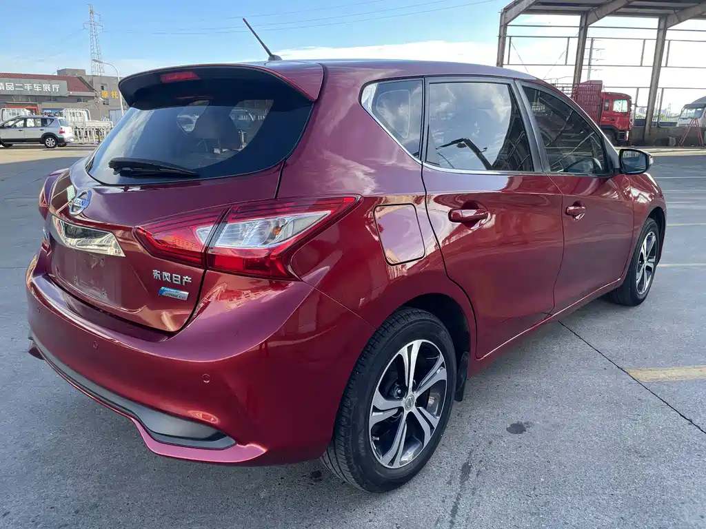 Nissan Tiida — миниатюра 24