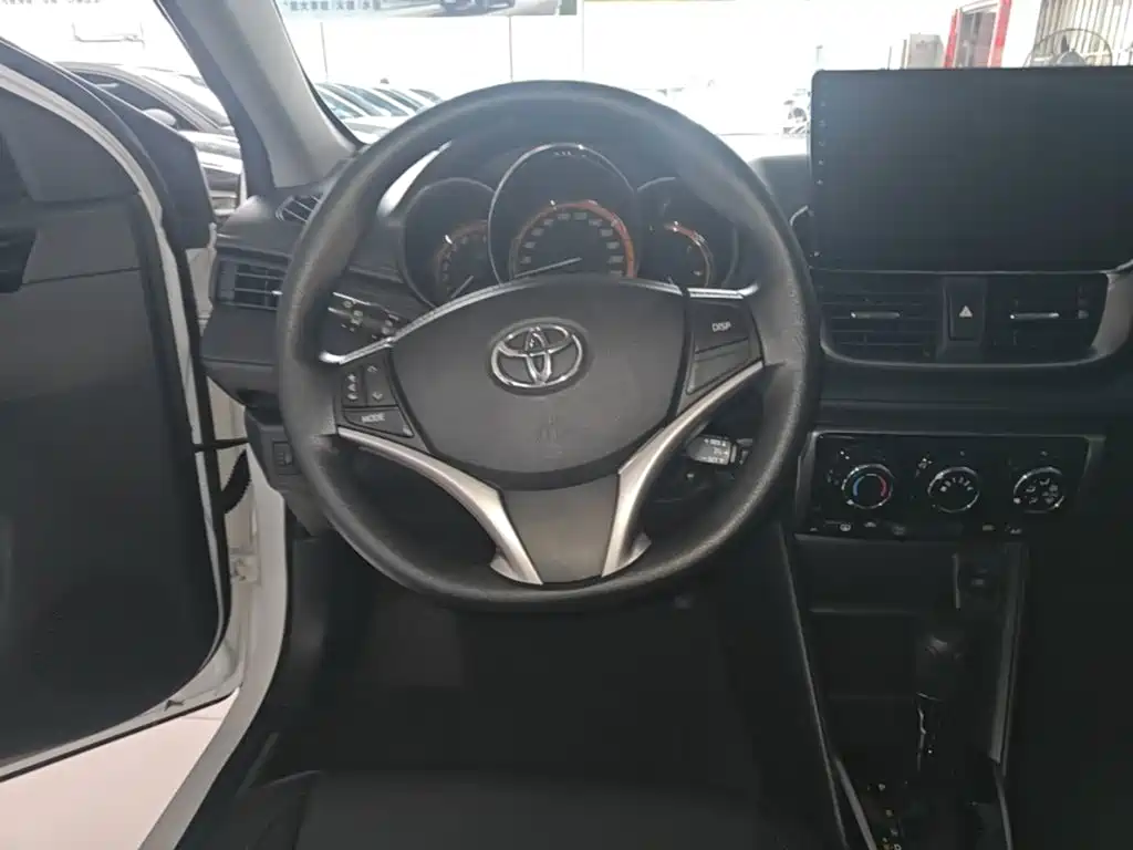 Toyota Yaris L — миниатюра 11