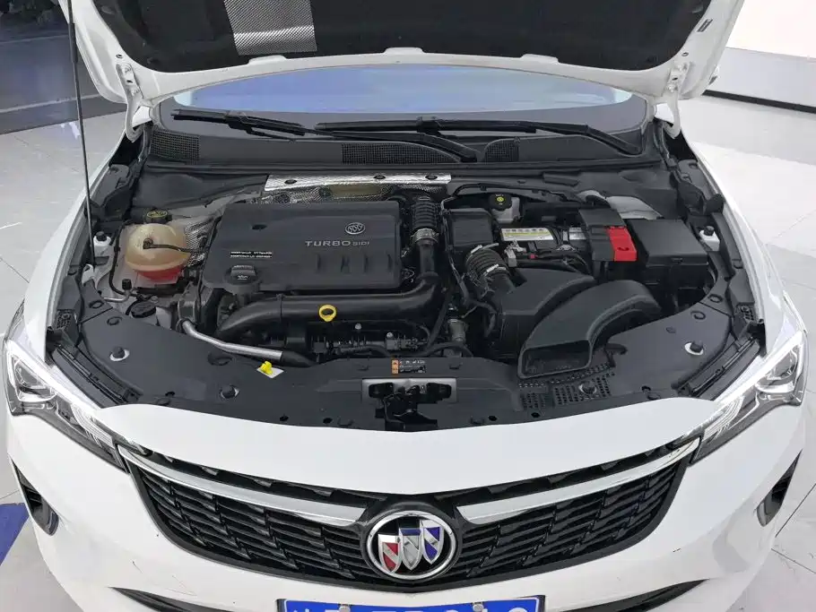 Buick Verano — миниатюра 10