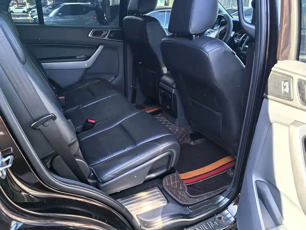 Ford Everest — миниатюра 4