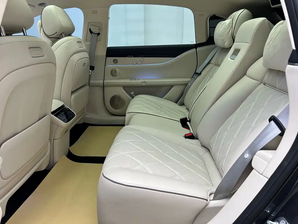 AITO ENJOY THE WORLD S9