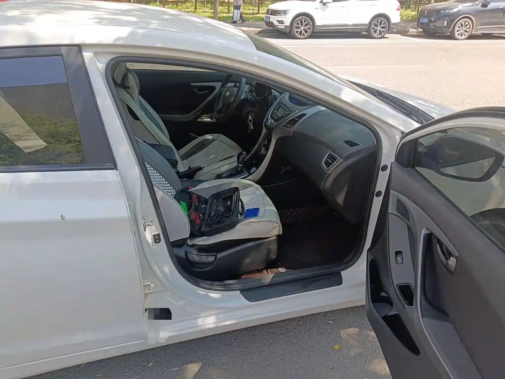 Hyundai Elantra Langdong — миниатюра 19