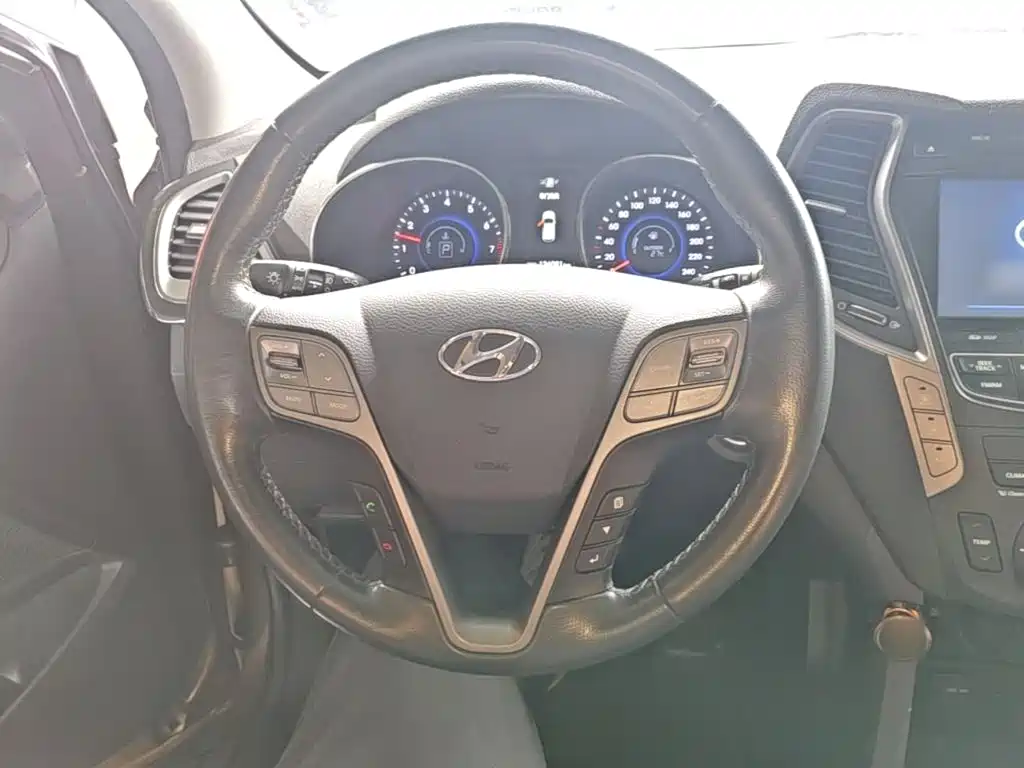 Hyundai Santa Fe — миниатюра 11