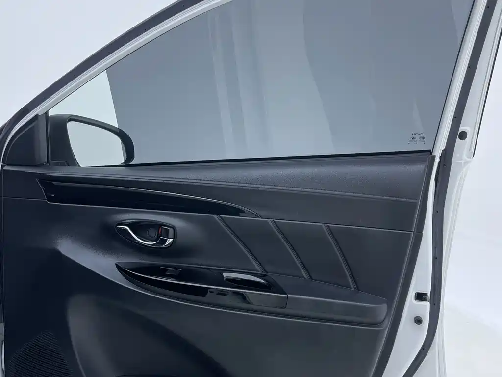 Toyota Yaris L — миниатюра 23