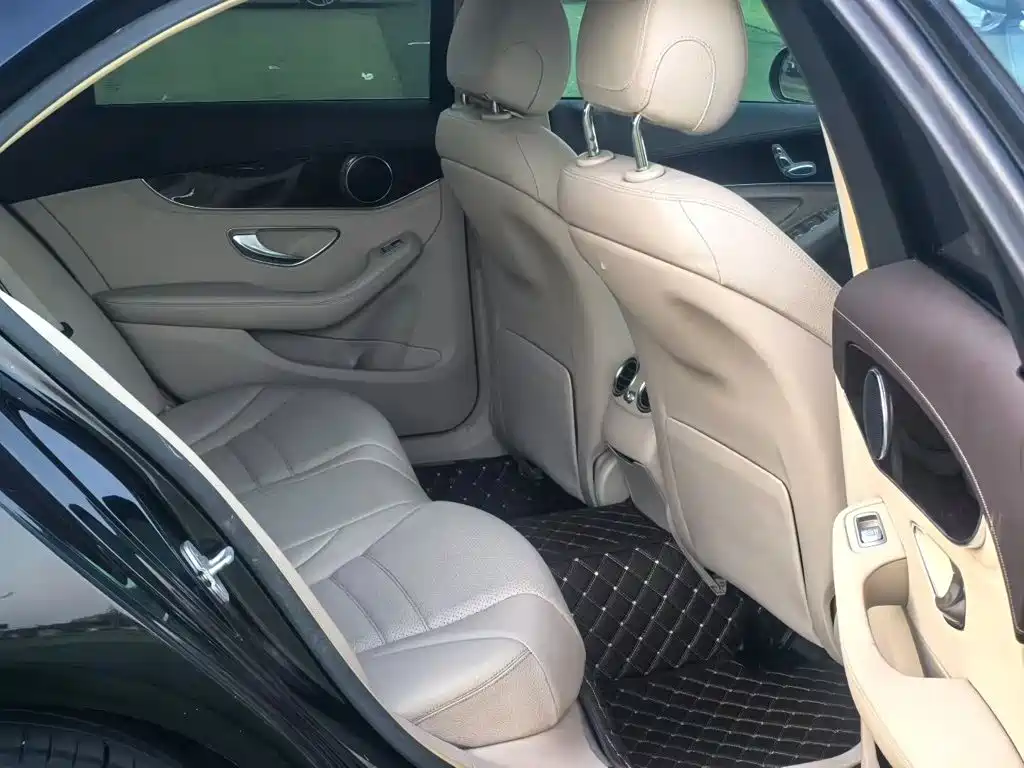 Mercedes-Benz C-Class — миниатюра 9