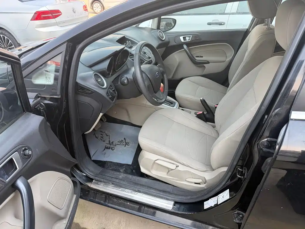 Ford Fiesta — миниатюра 8