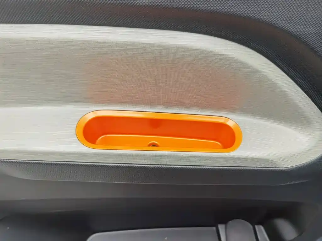 Wuling MINIEV — миниатюра 9