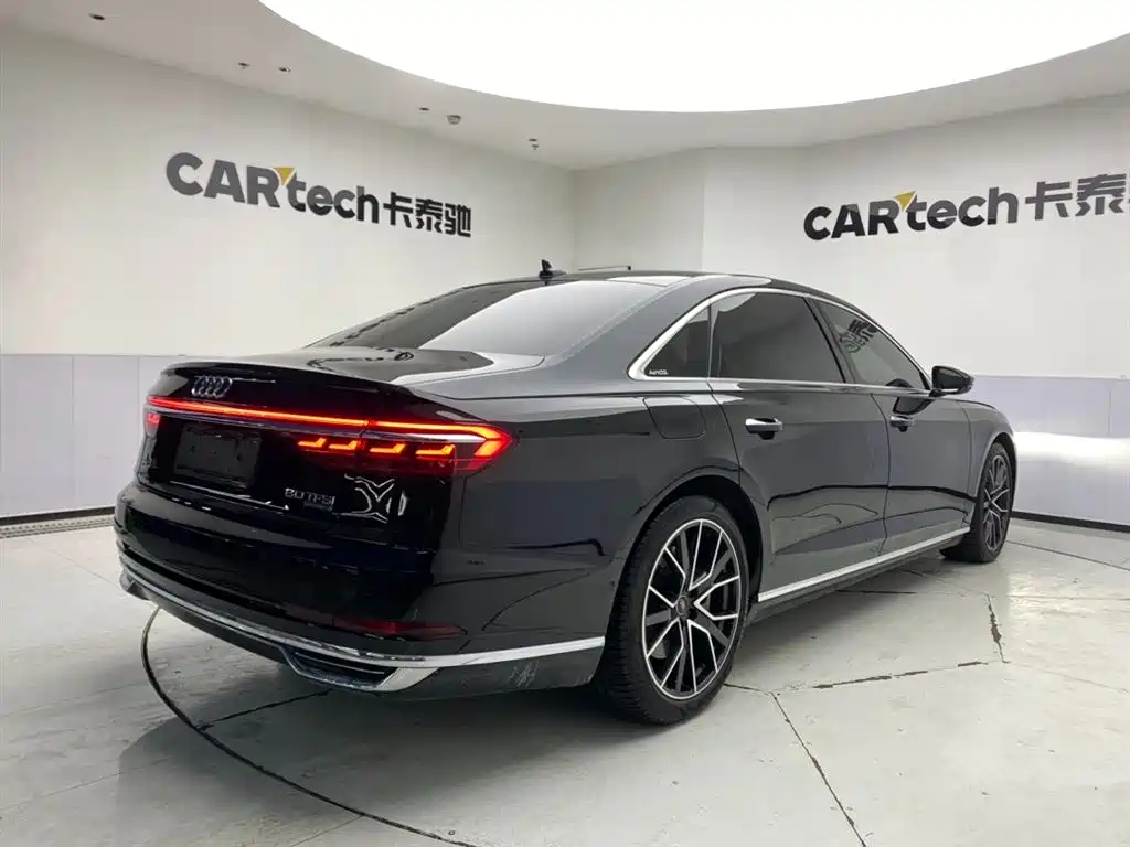 AUDI A8