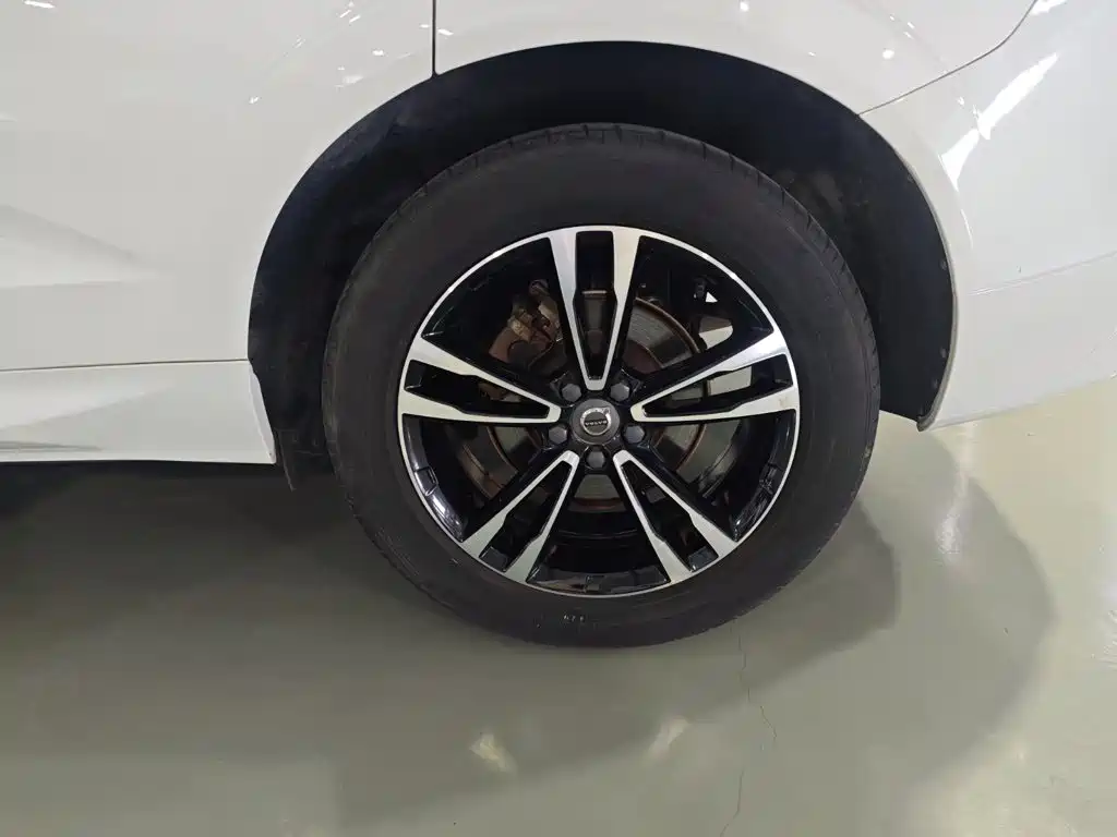 Volvo XC60 — миниатюра 11