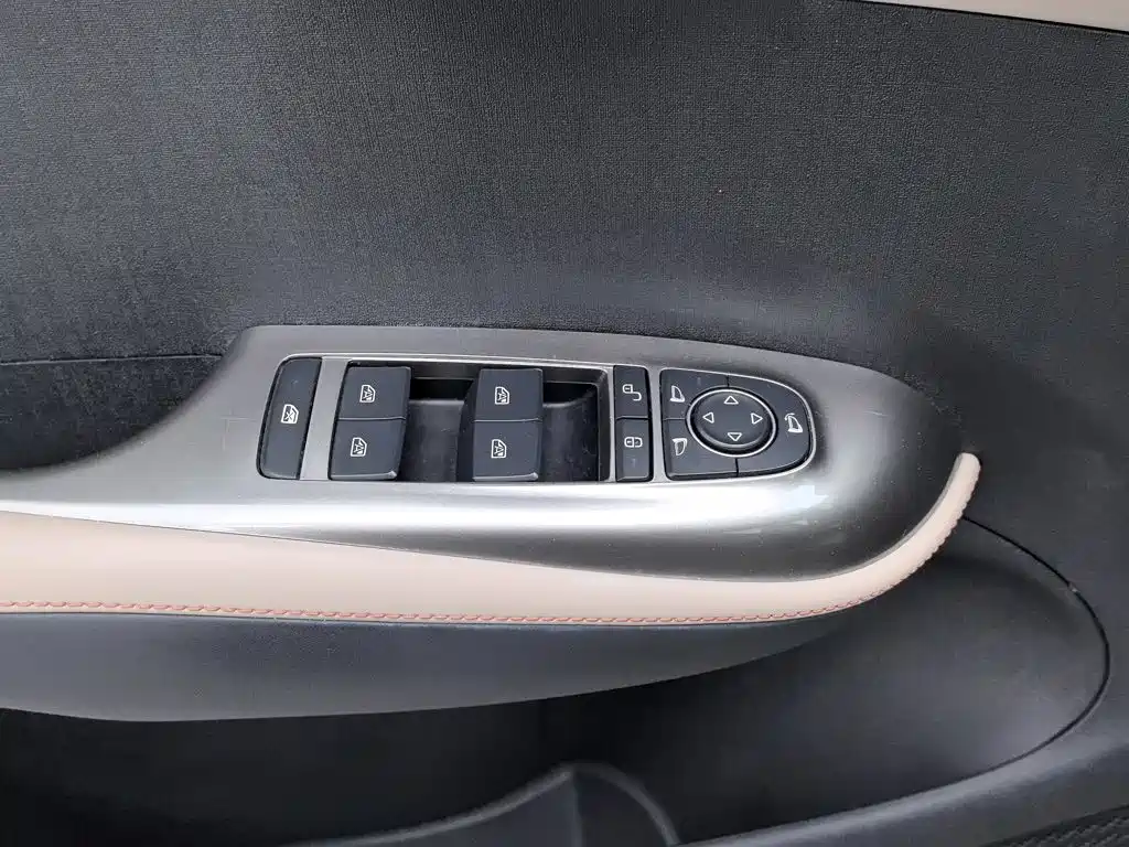 BYD Dolphin — миниатюра 9