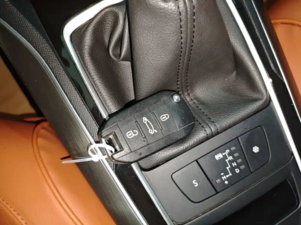 Peugeot 408 — миниатюра 9