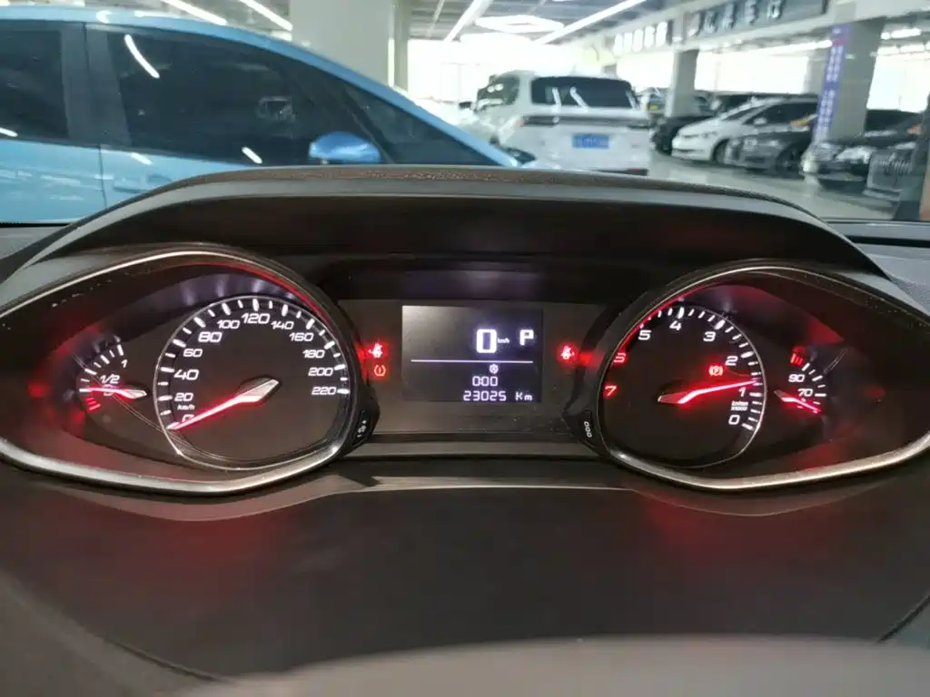 Peugeot 4008 — миниатюра 12