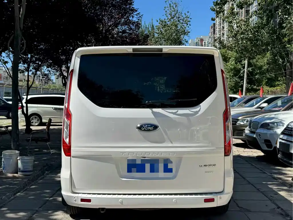 Ford Tourneo — миниатюра 12