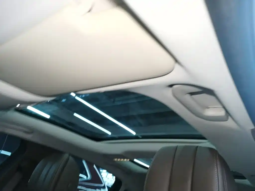 Mercedes-Benz E-Class New Energy — миниатюра 18