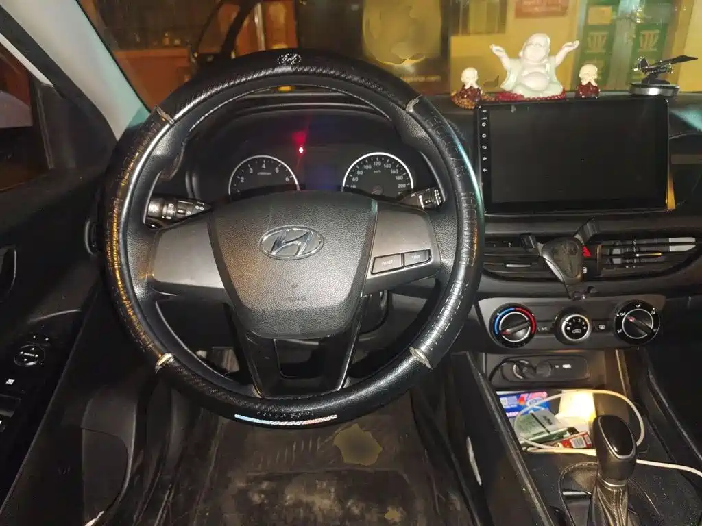 Hyundai Elantra — миниатюра 6