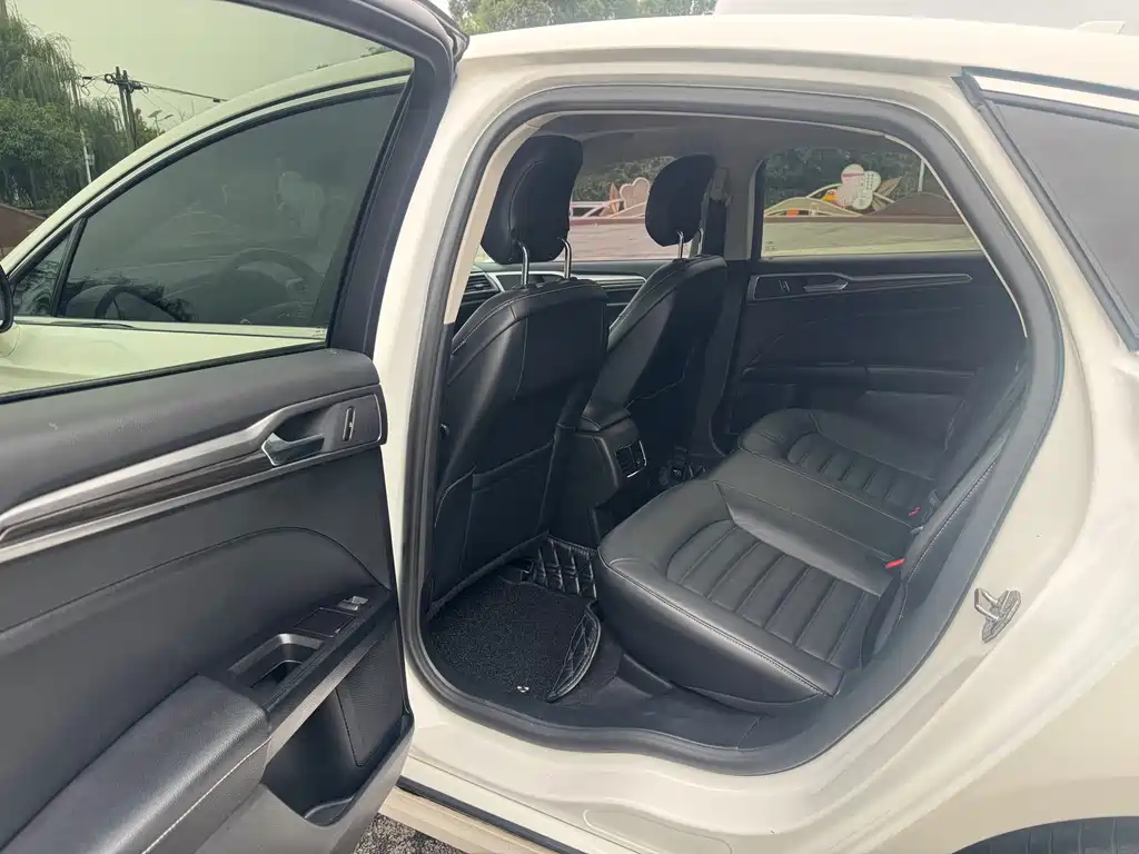 Ford Mondeo — миниатюра 13