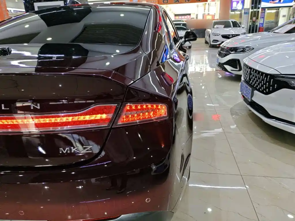 Lincoln MKZ — миниатюра 8