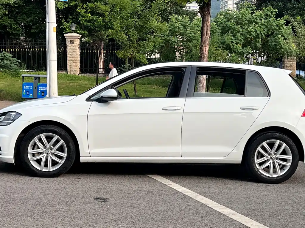 Volkswagen Golf — миниатюра 30