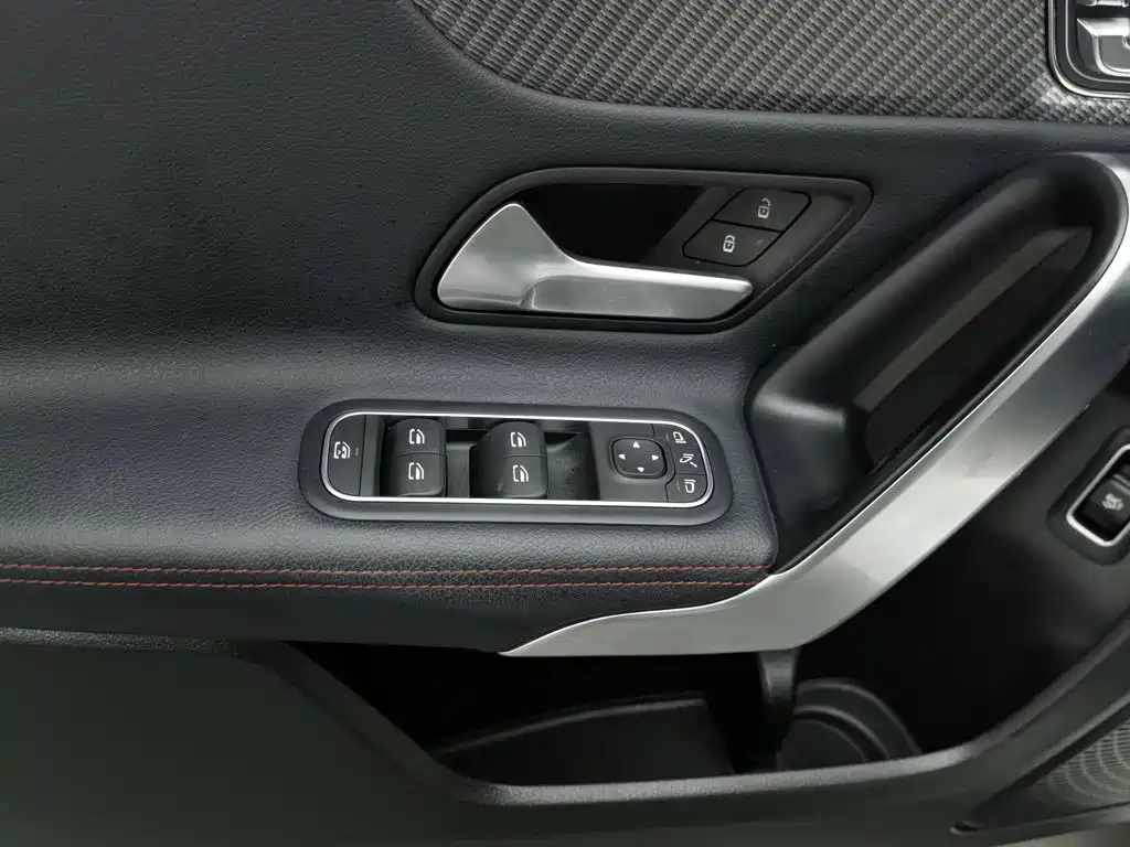 Mercedes-Benz A-Class — миниатюра 9