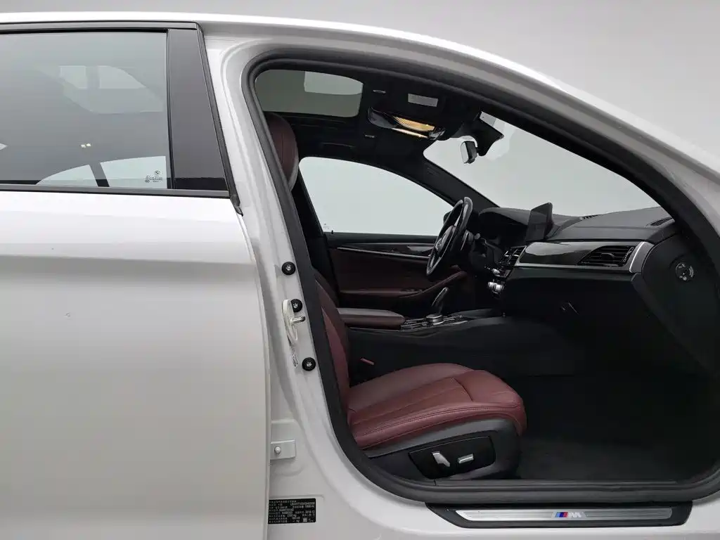 BMW 5 Series — миниатюра 23