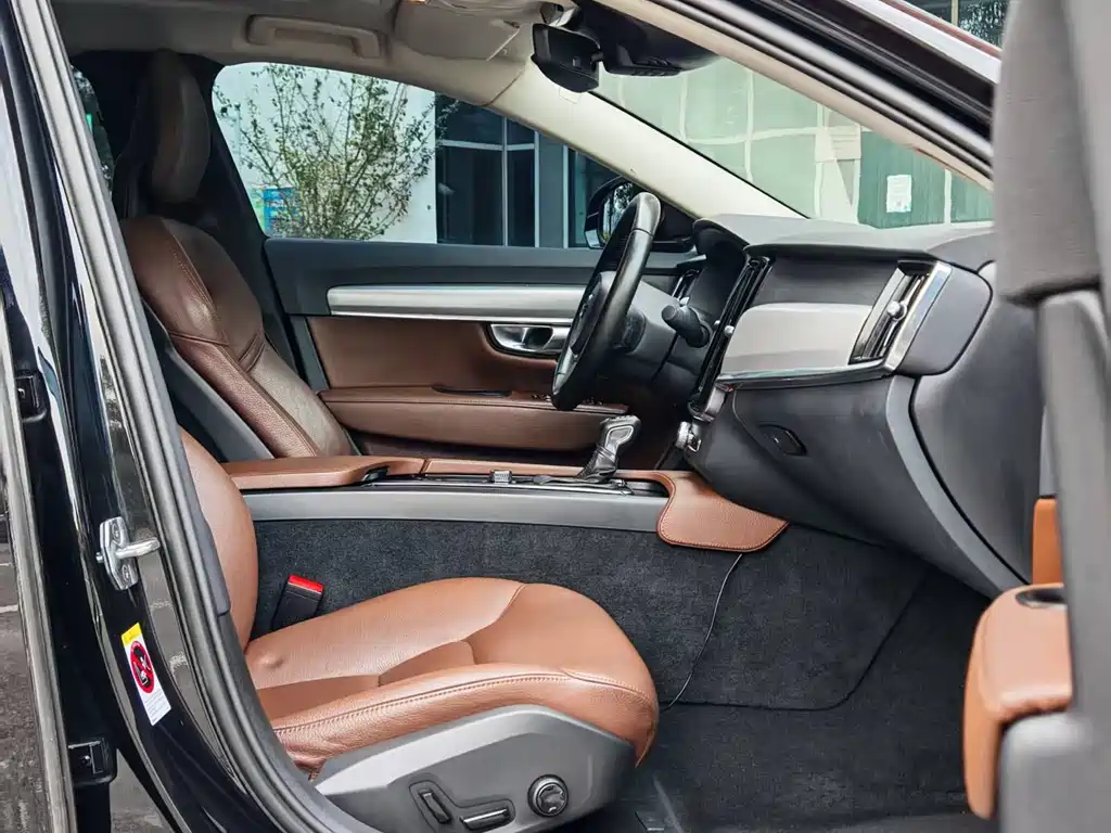 Volvo S90 — миниатюра 11