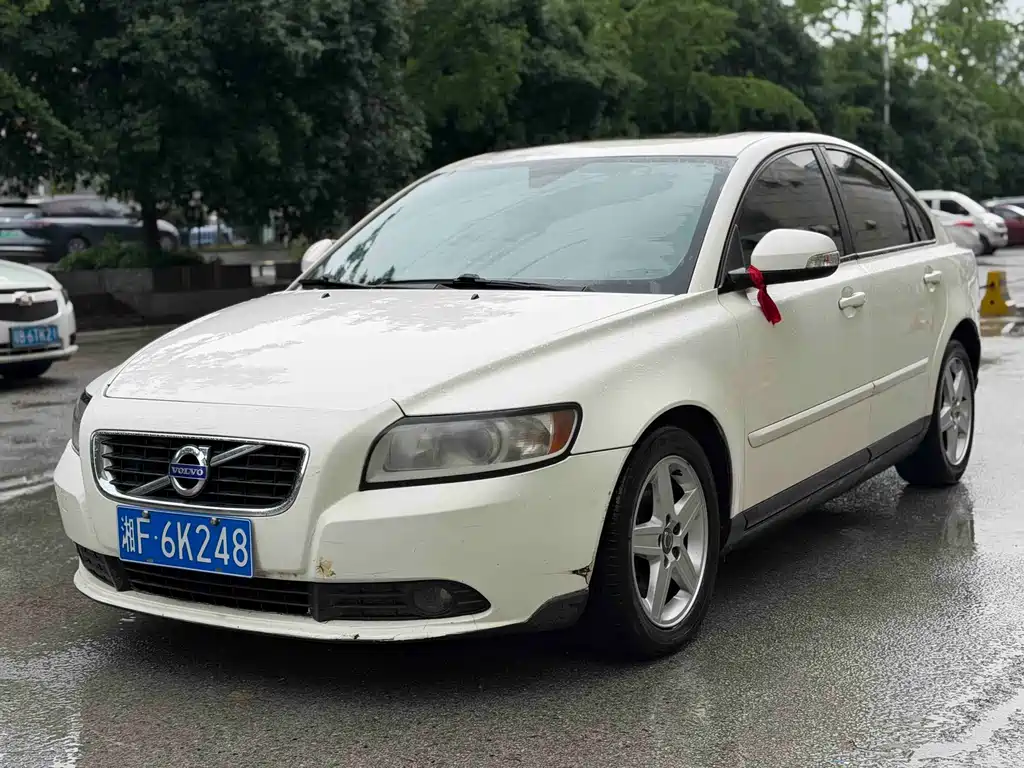 Купить Volvo S40