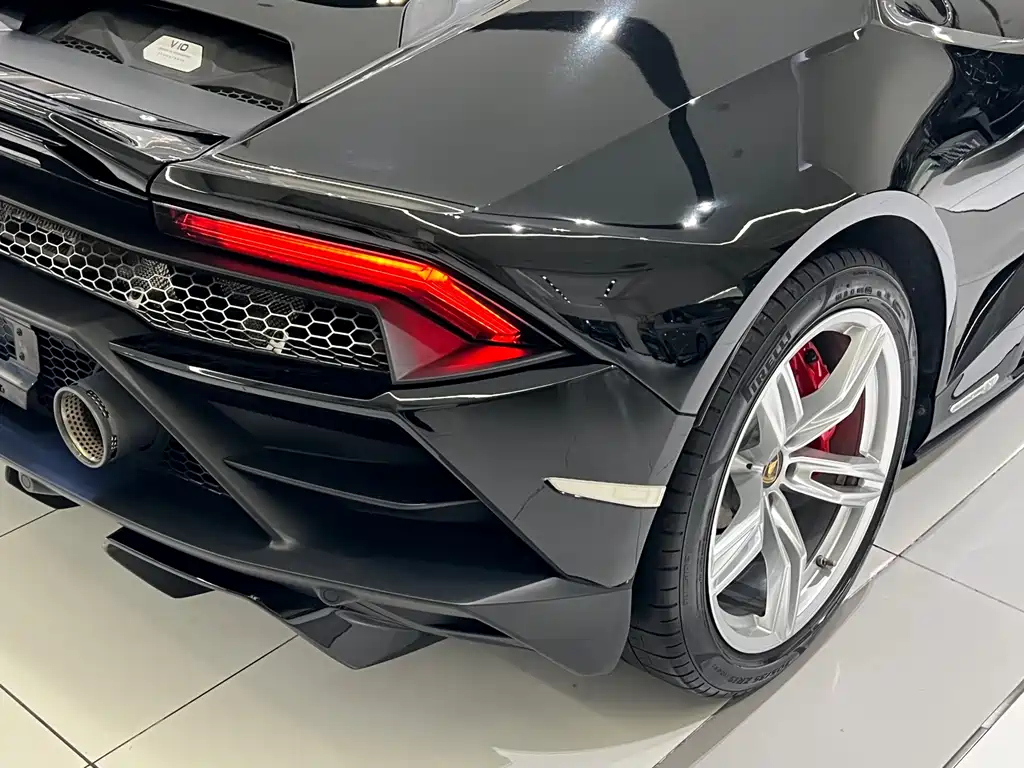 LAMBORGHINI HURACÁN