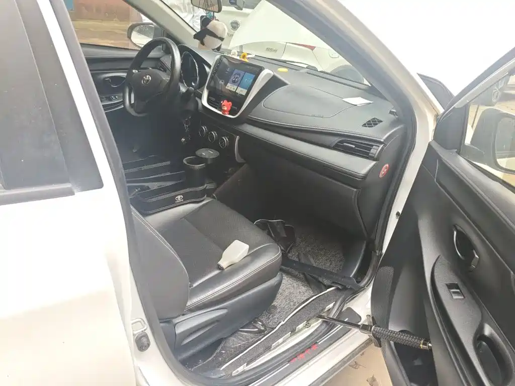 Toyota Yaris L — миниатюра 19