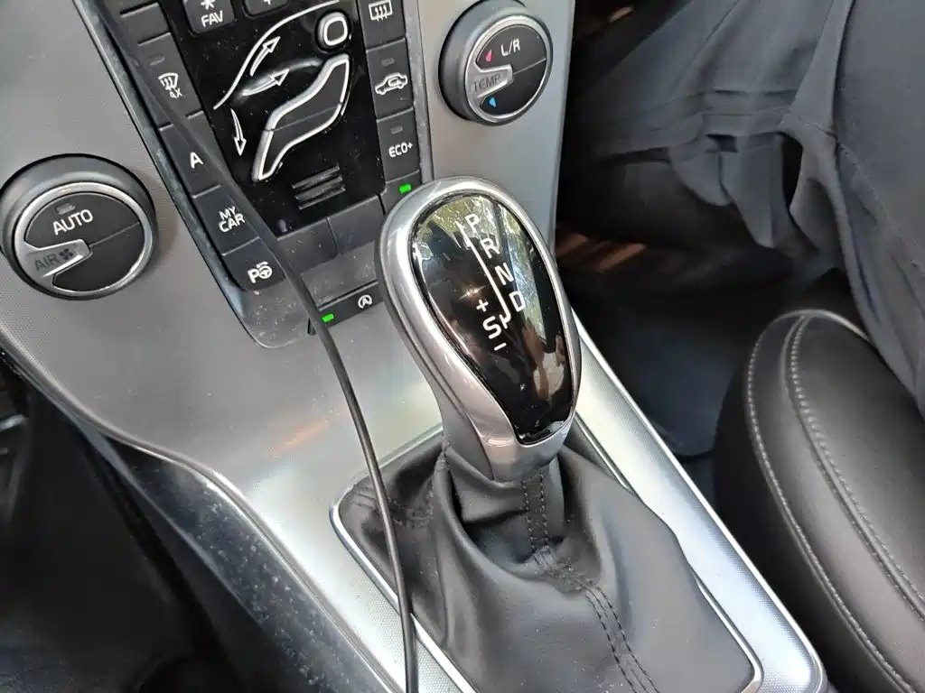 Volvo V40 — миниатюра 15