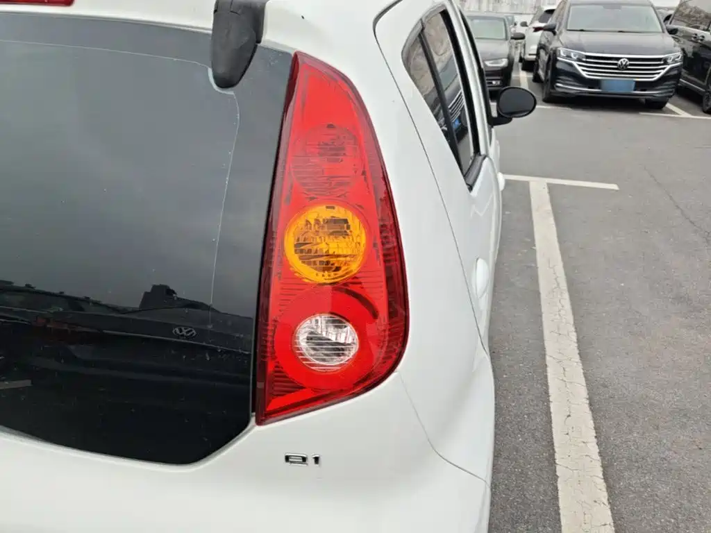 BYD e1 — миниатюра 8