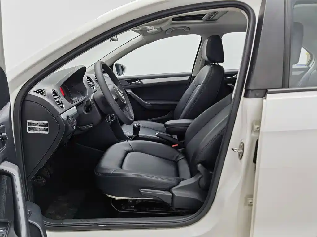 Volkswagen Jetta — миниатюра 10