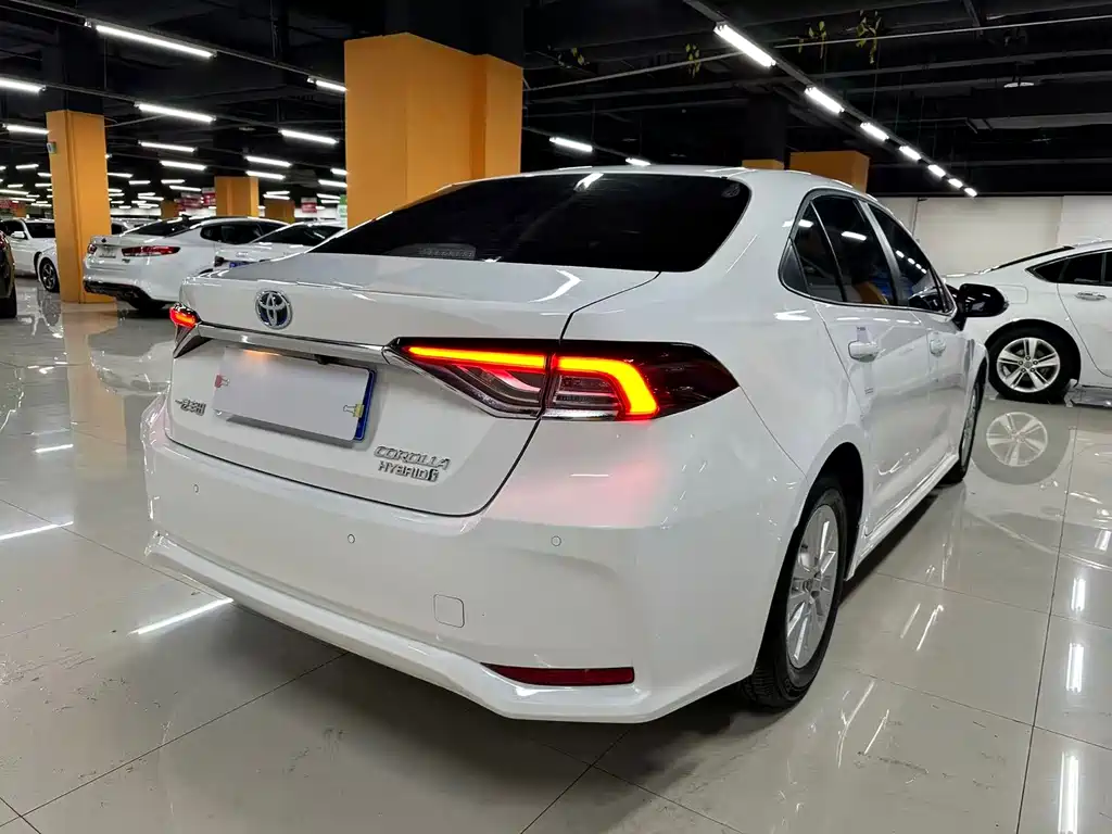 Toyota Corolla — миниатюра 10