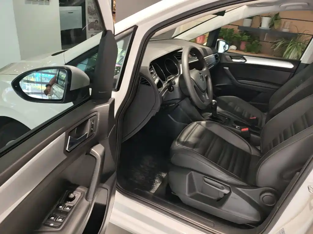 Volkswagen Touran — миниатюра 16