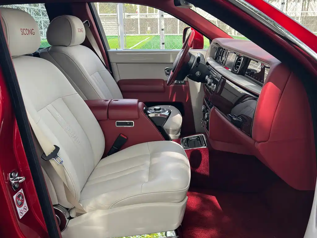 Rolls-Royce Phantom — миниатюра 14