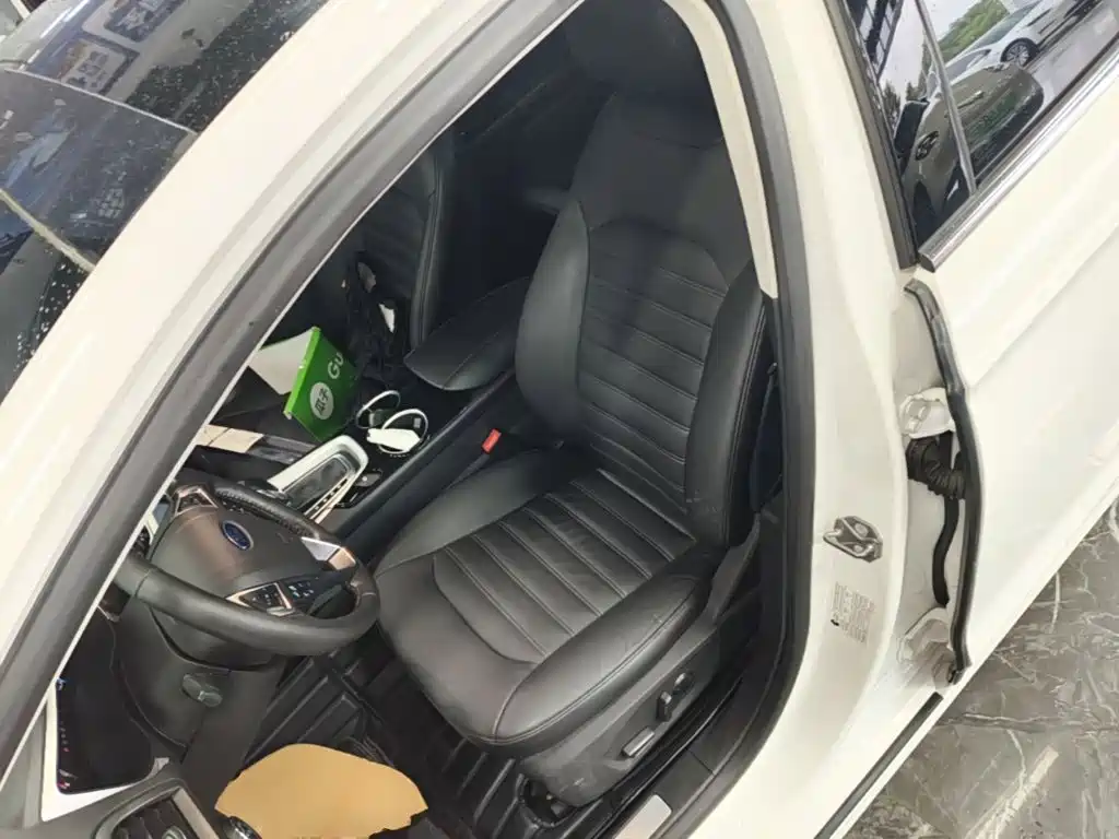 Ford Mondeo — миниатюра 15