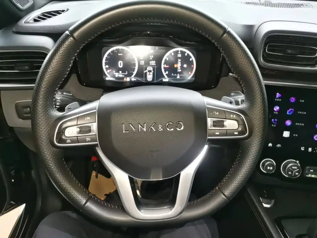 Lynk & Co 03 — миниатюра 11