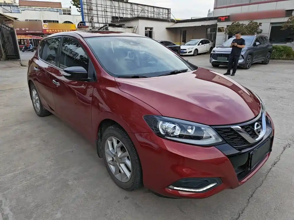 Nissan Tiida — миниатюра 4