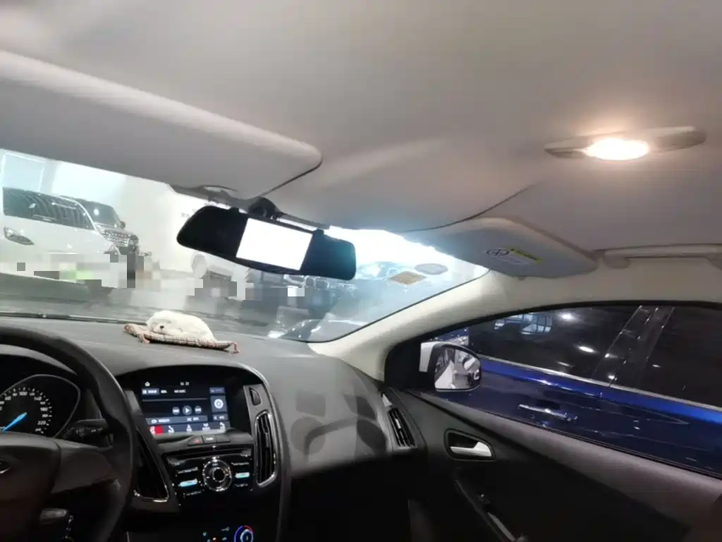 Ford Focus — миниатюра 18