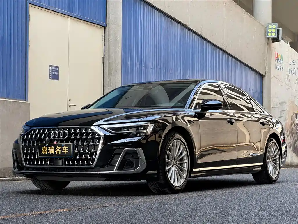 Купить Audi A8