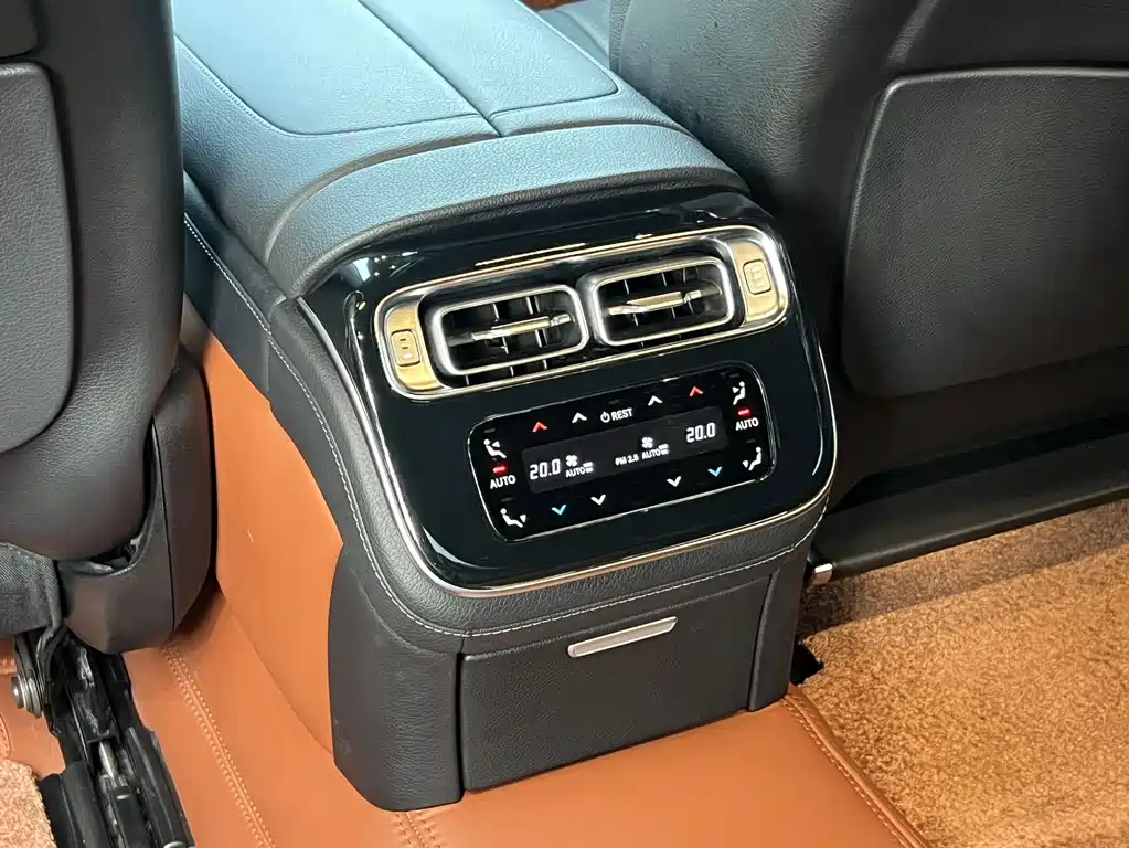 Mercedes-Benz S-Class — миниатюра 13